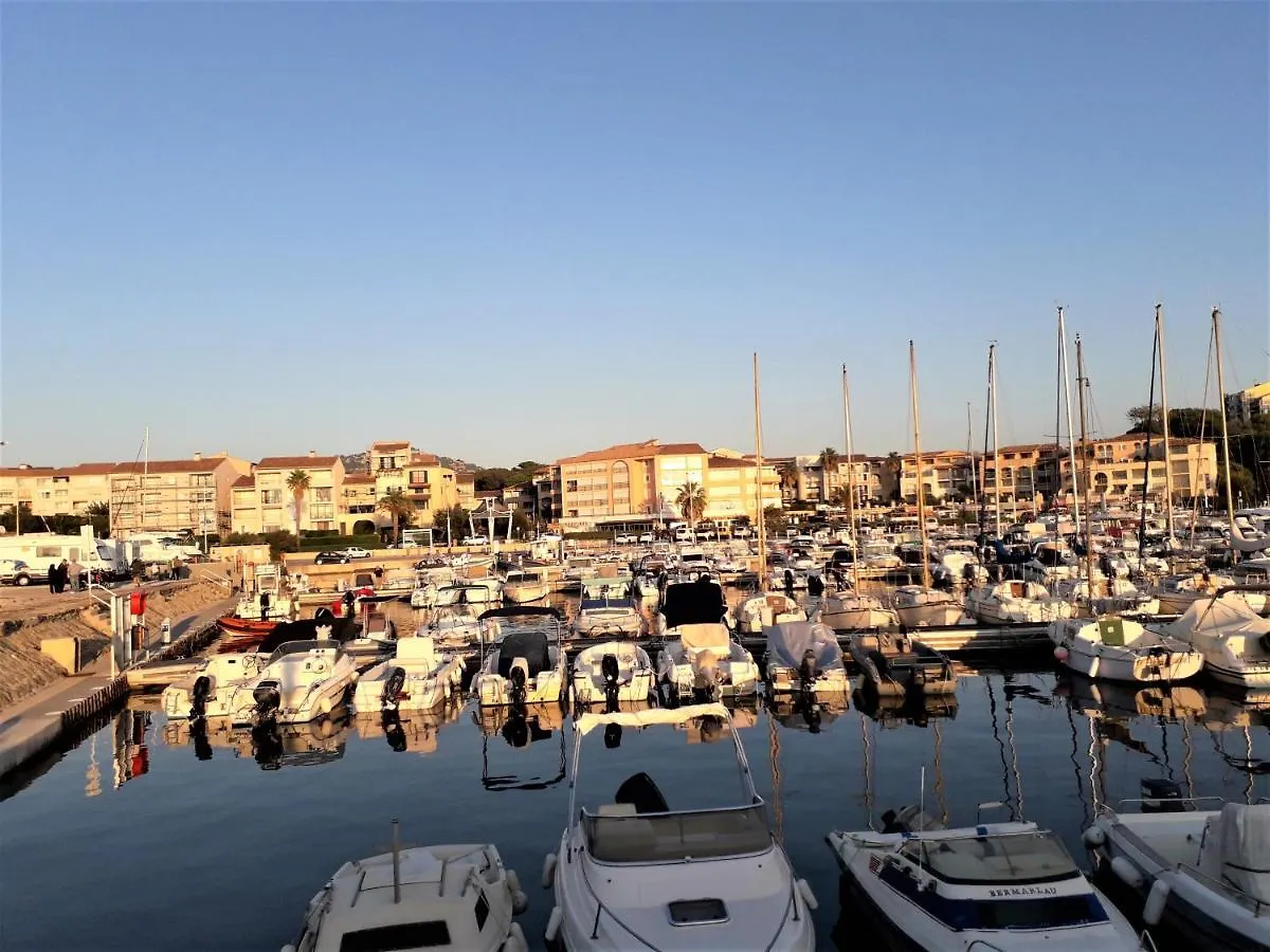 Domaine De La Coudouliere, Vue Mer, Plage, Piscine Et Parc Six-Fours-les-Plages Apartment
